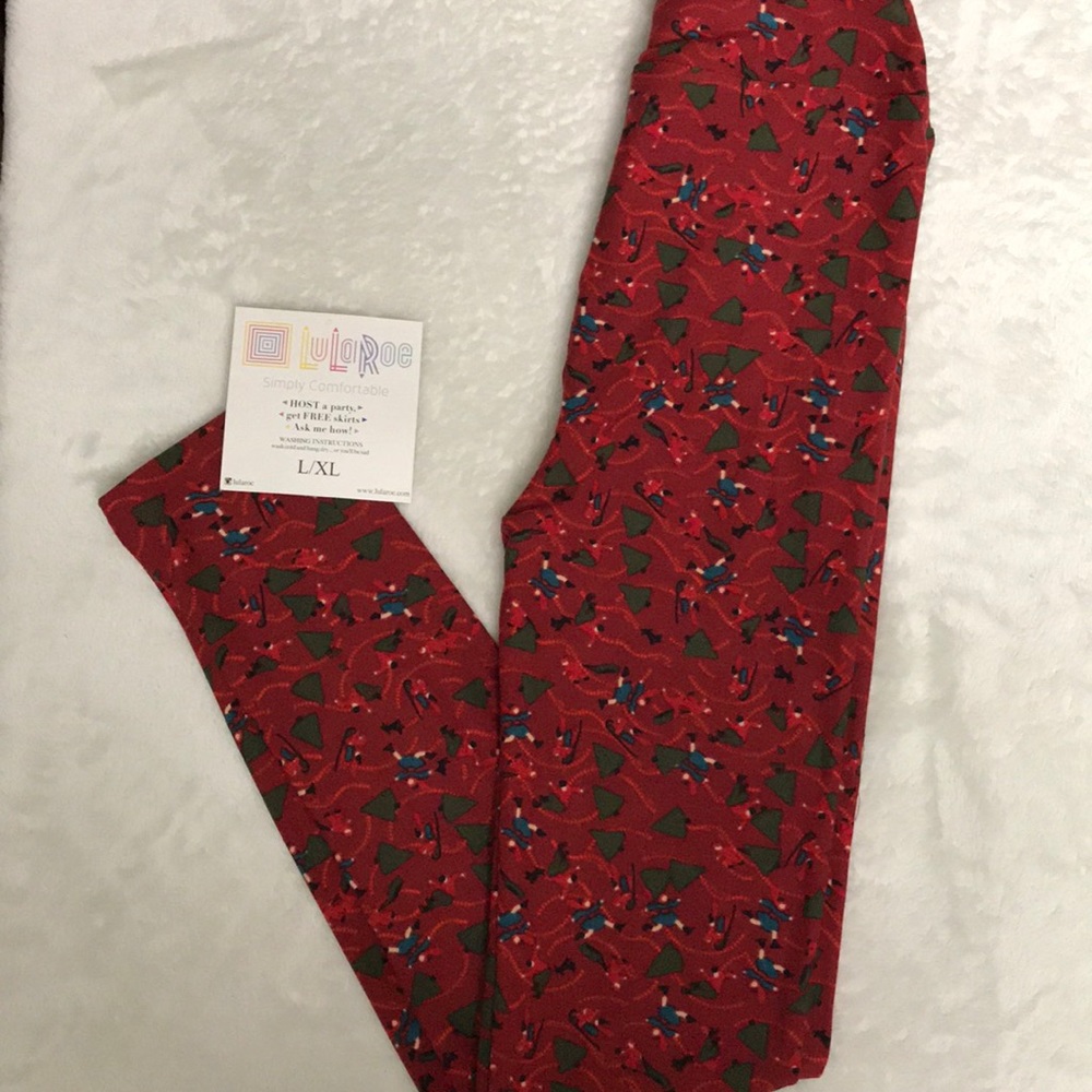 ⛔️. SOLD SOLD ⛔️ Christmas L/XL Kids leggings